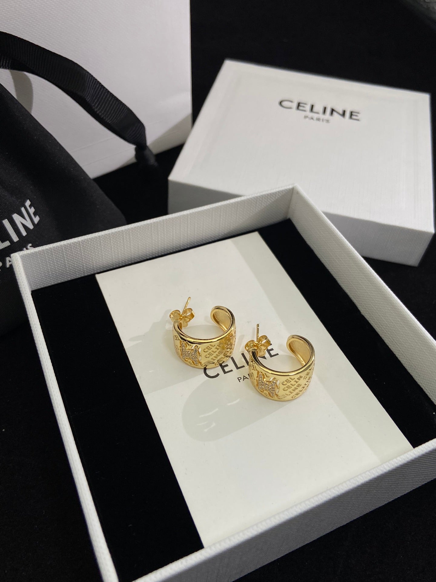 18k Triomphe Diamonds Earrings