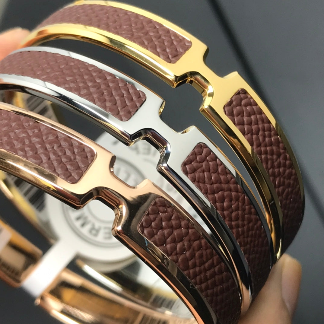 18K Olympe Light Brown H Bracelet