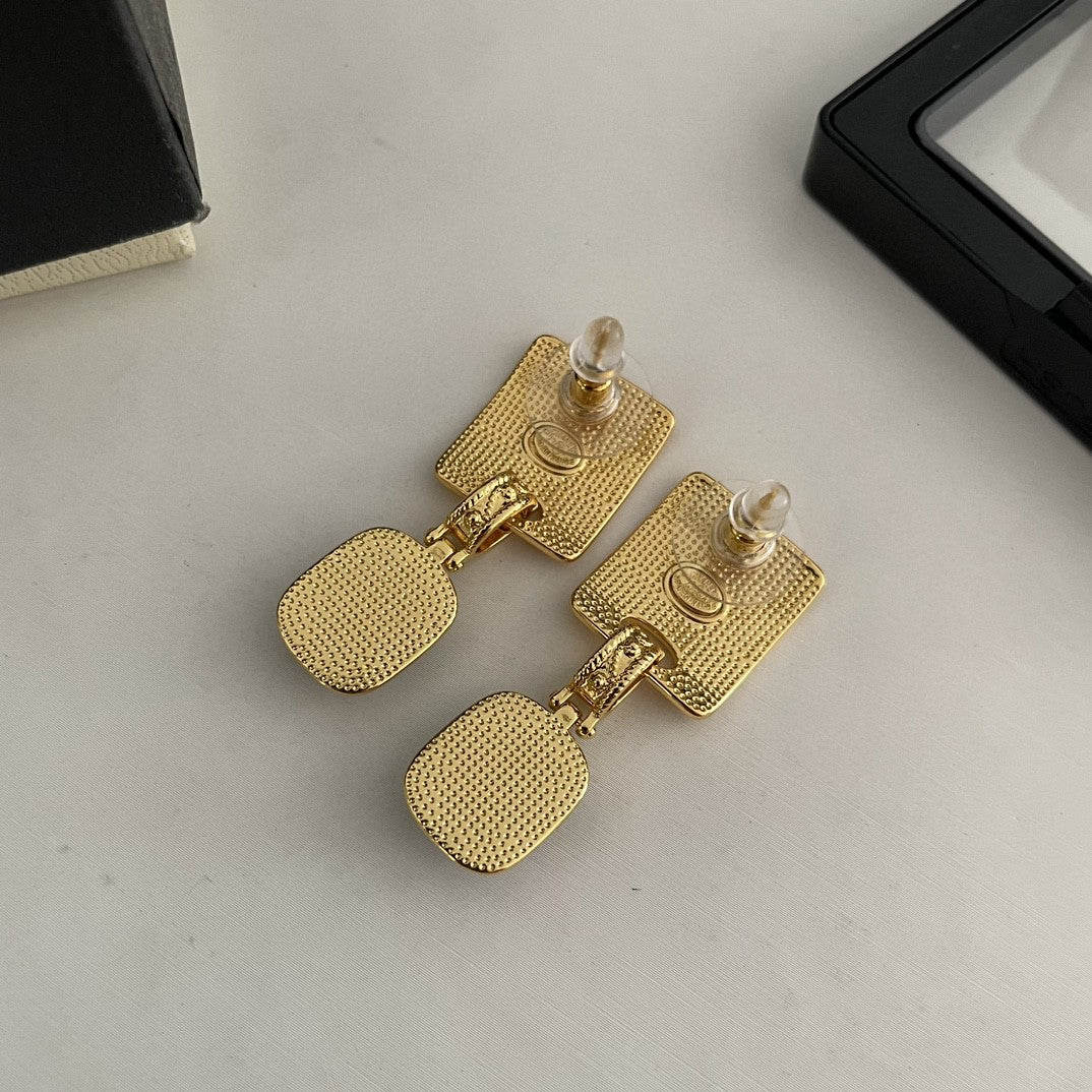 18K CC Black Pearl Earrings