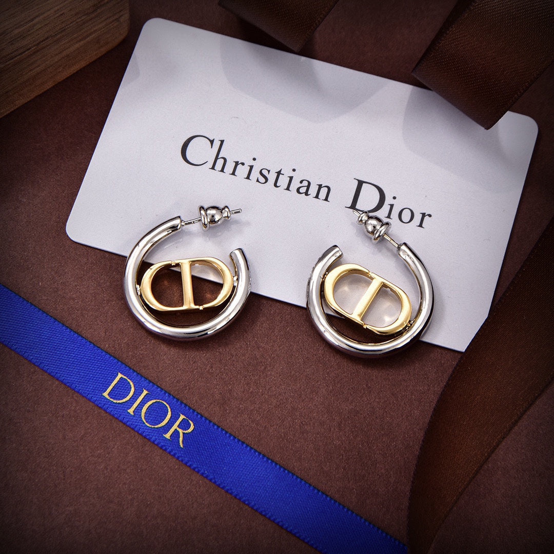 18K CD 30 Montaigne Earrings