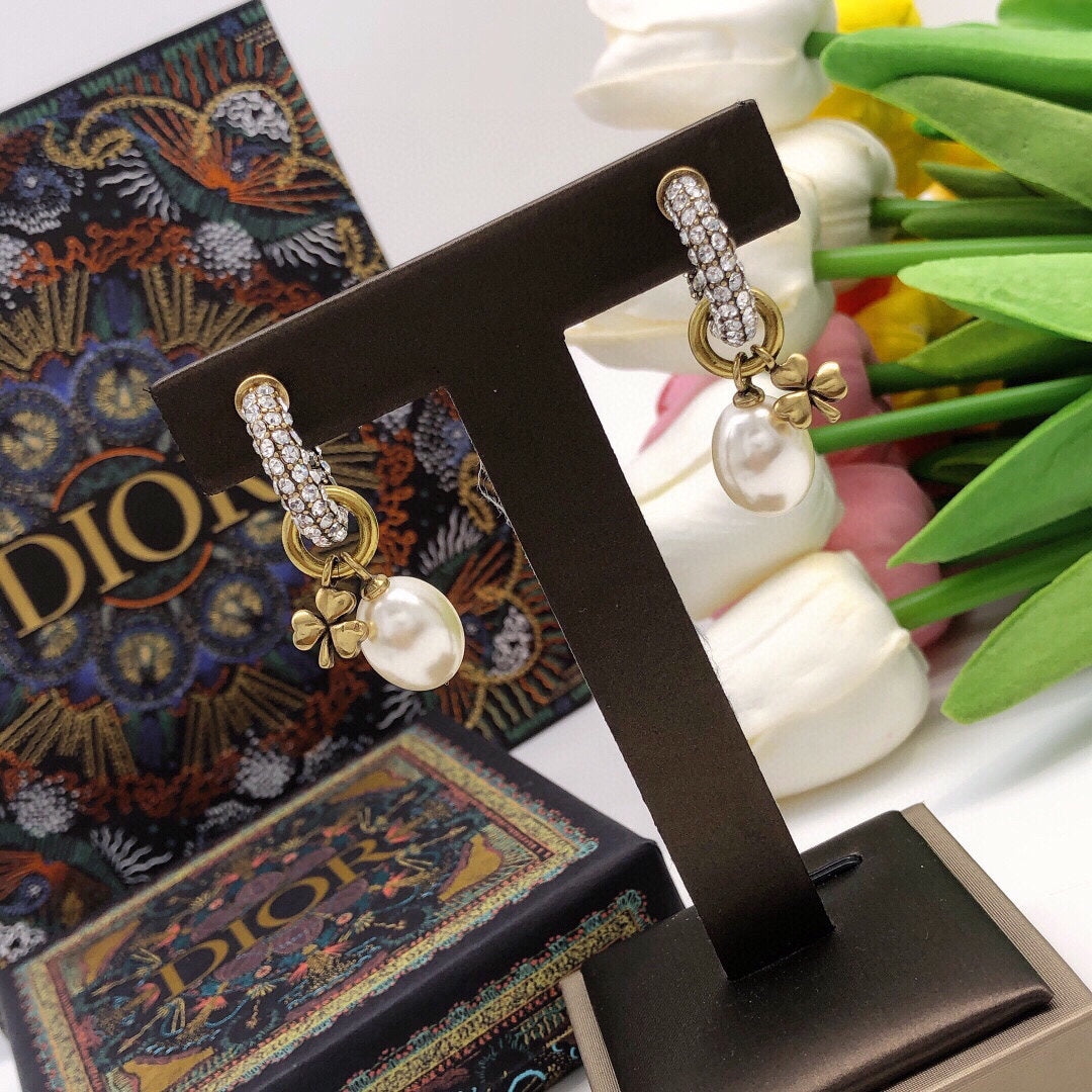 18K CD March Grass Pearl Crystals Earrings