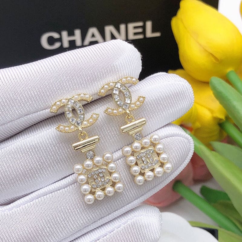 18K CC Pearl Shape Earrings
