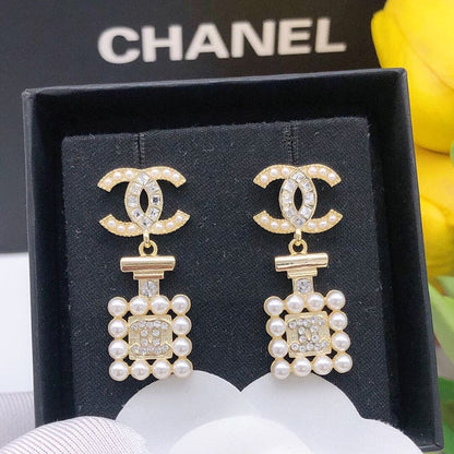 18K CC Pearl Shape Earrings