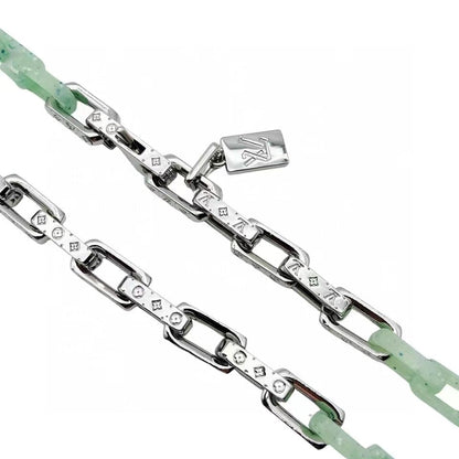 18K Louis Sculpture Necklace