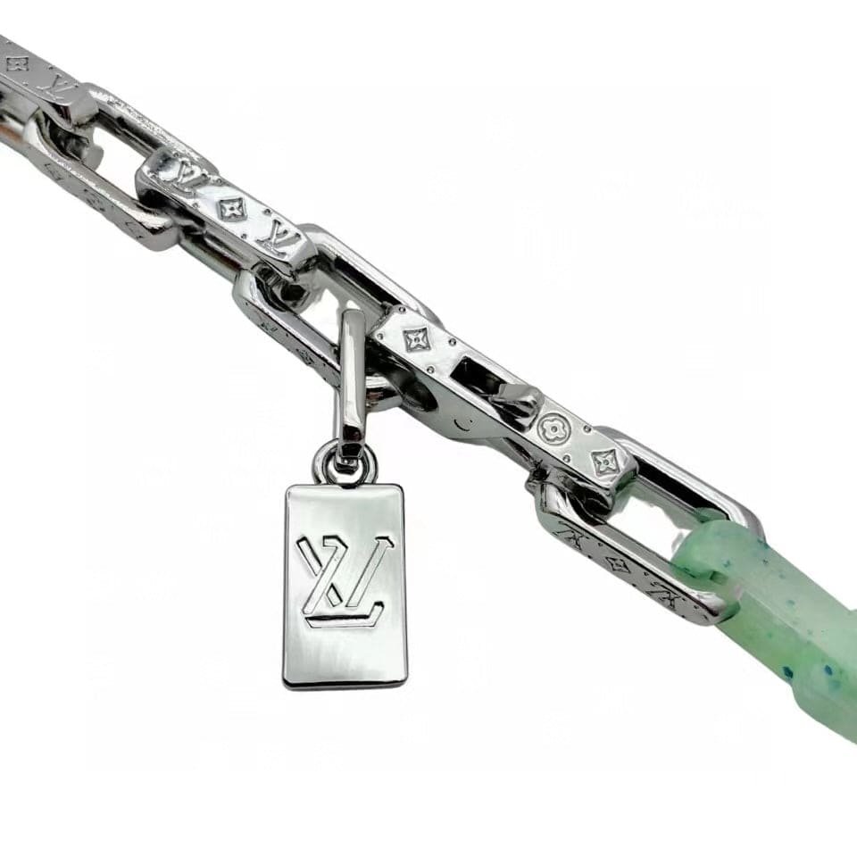 18K Louis Sculpture Necklace