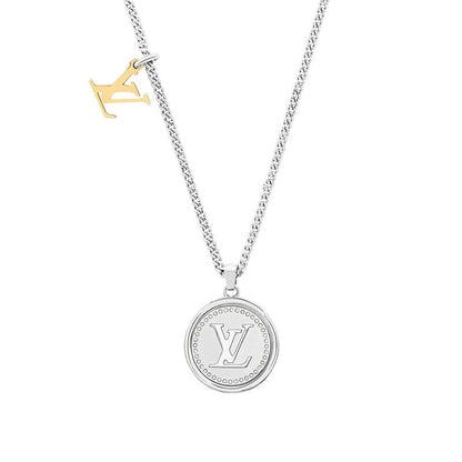 18K Louis Catch Pendant Necklace