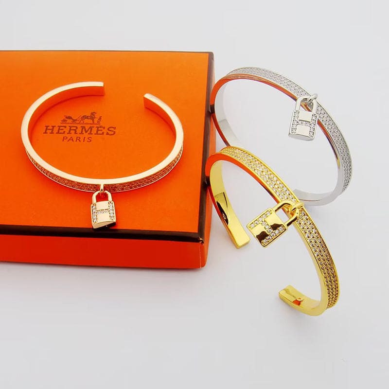 18K Kelly Clochette Diamond H Bracelet