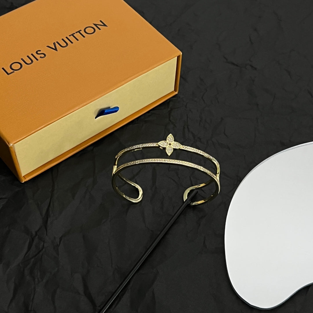 18K Louis Idylle Blossom Two-Row Bracelet