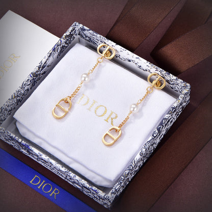 18K CD 30 Montaigne Earrings