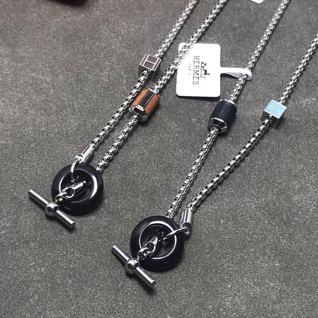 18K Meli-Melo H Necklace