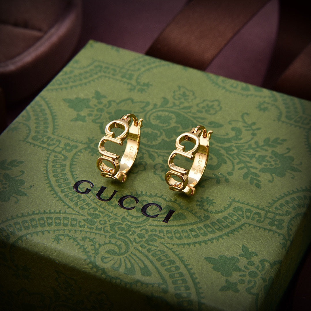 18K Double G Script Earrings