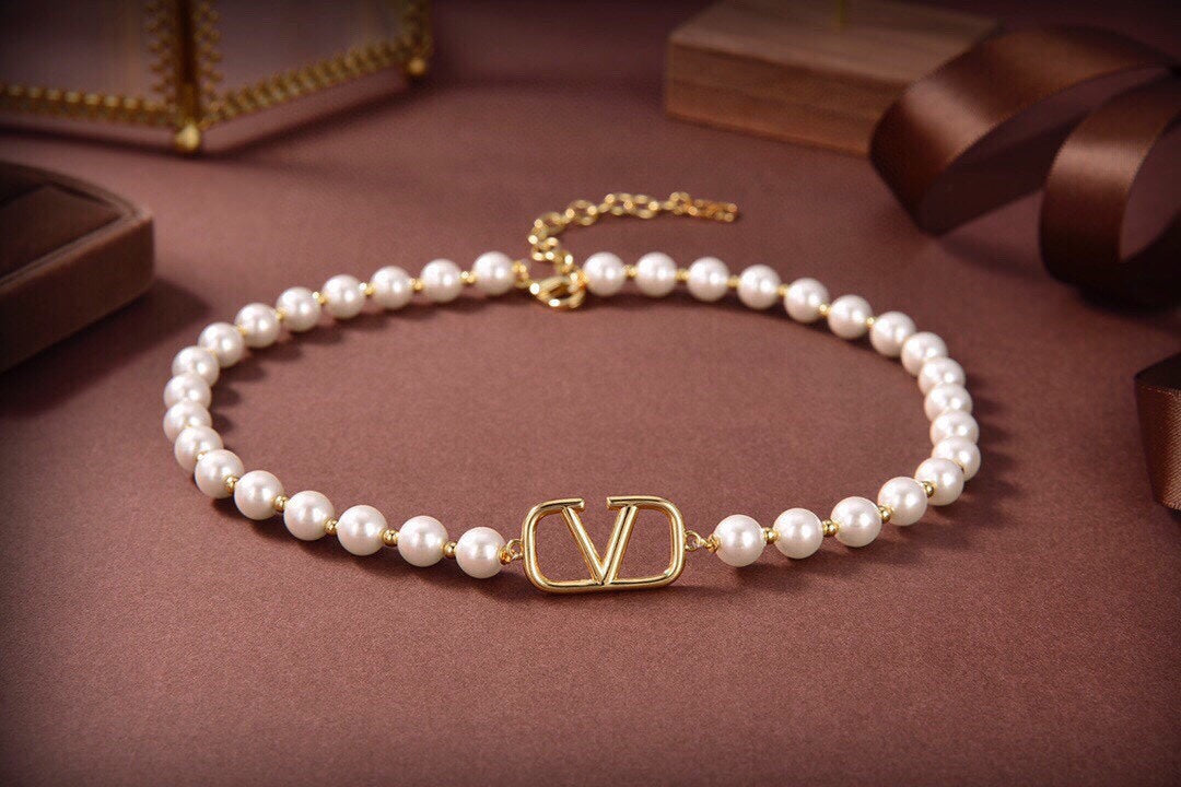 18K Garavani VLogo Signature Necklace