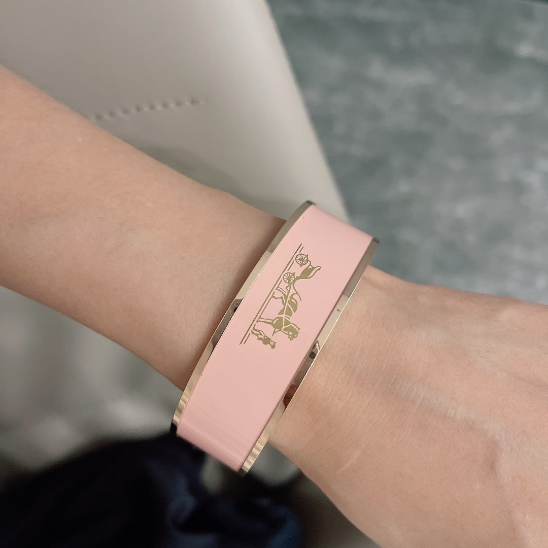 18K Enamel Cal¨¨che Wide Bangle H Bracelet