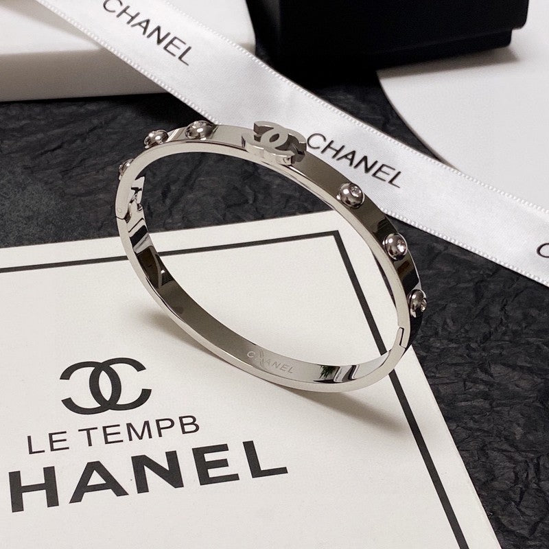 18K CC Vintage Diamond Bracelet