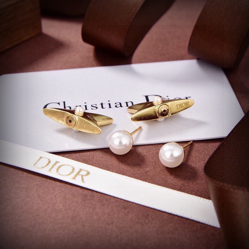 18K CD Tribales Star Earrings