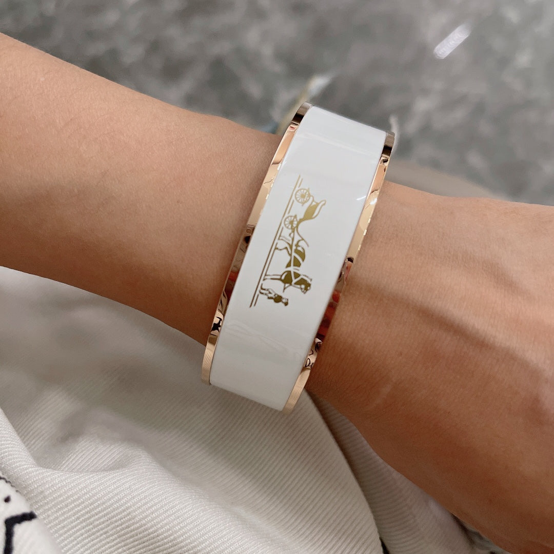 18K Enamel Cal¨¨che Wide Bangle H Bracelet