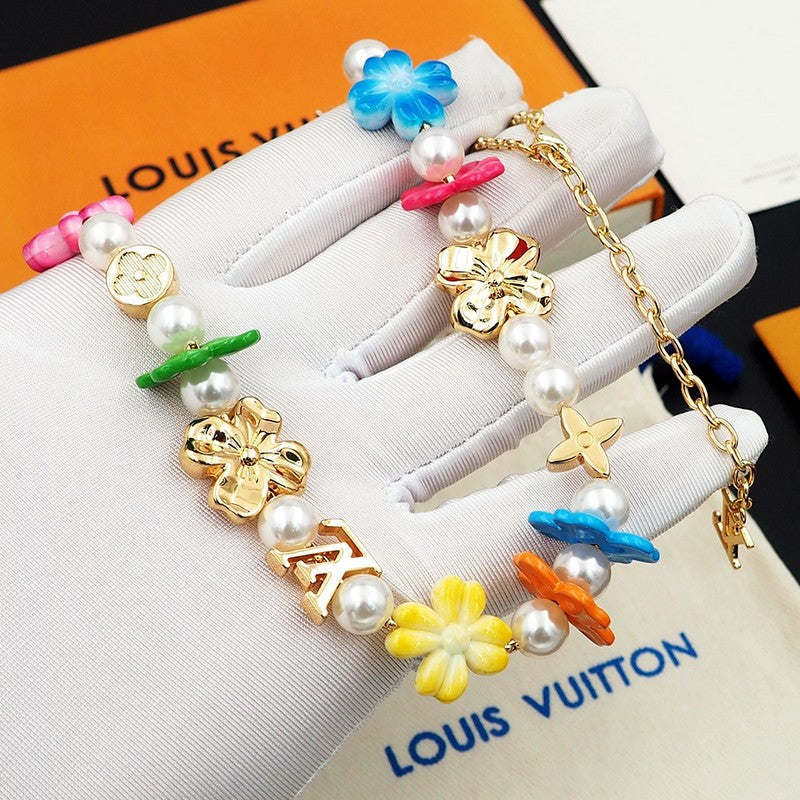 18K Louis Surfin' Flower Necklace