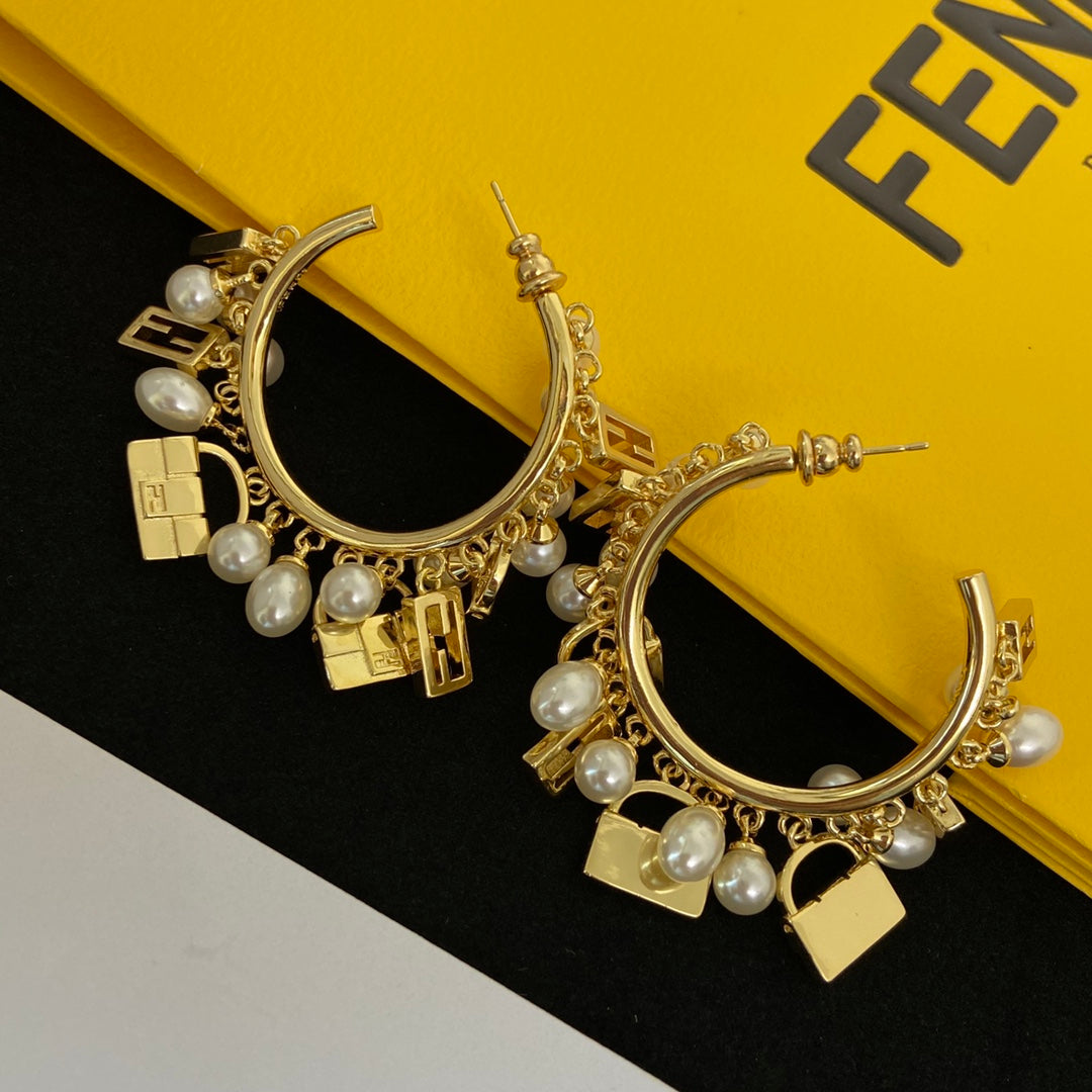 18K F Pearls Earrings