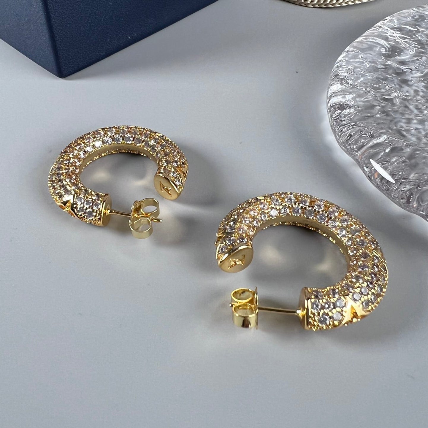 18K Louis Circle Diamonds Earrings