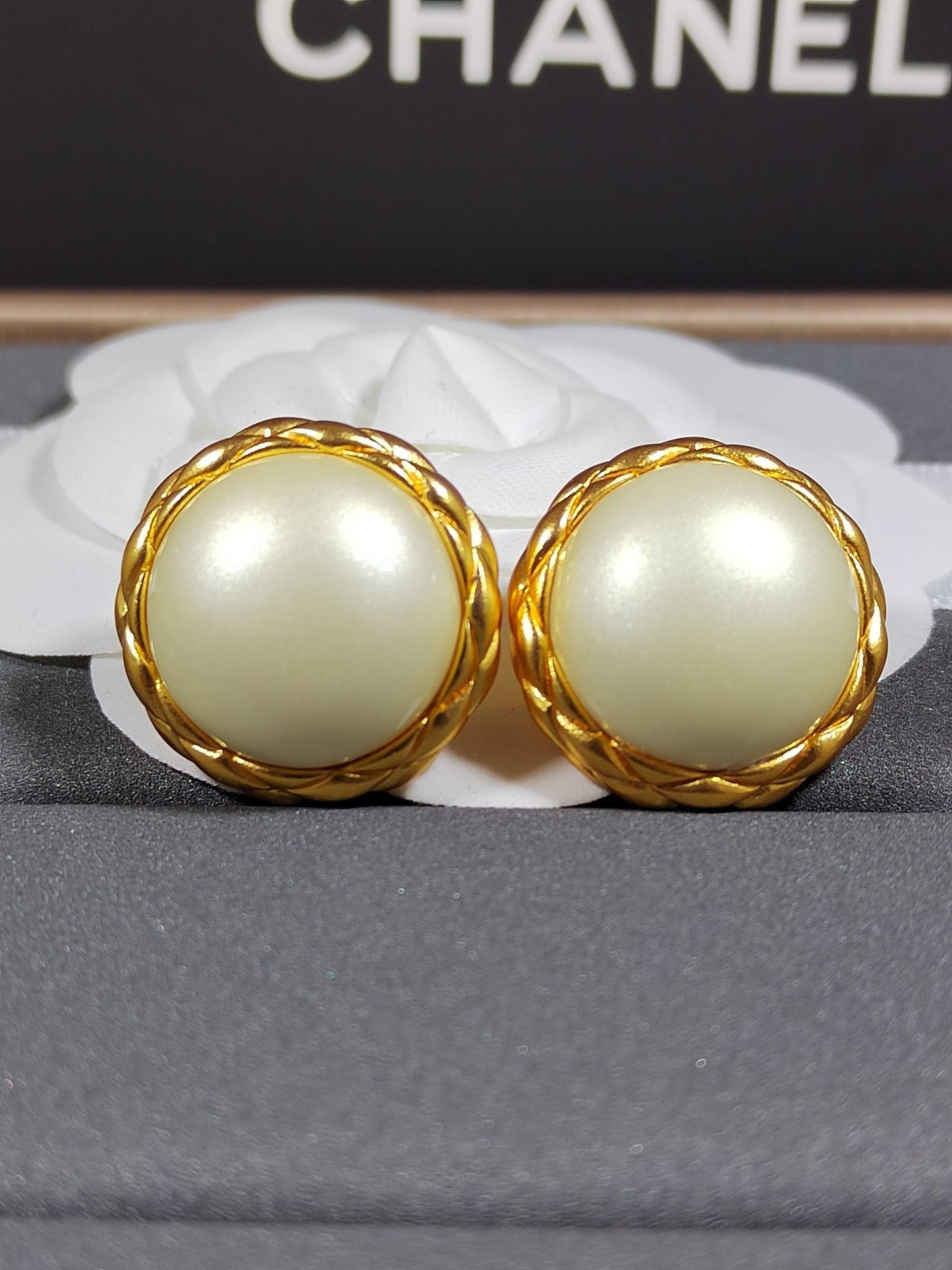 18K CC Round Pearl Earrings