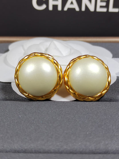 18K CC Round Pearl Earrings