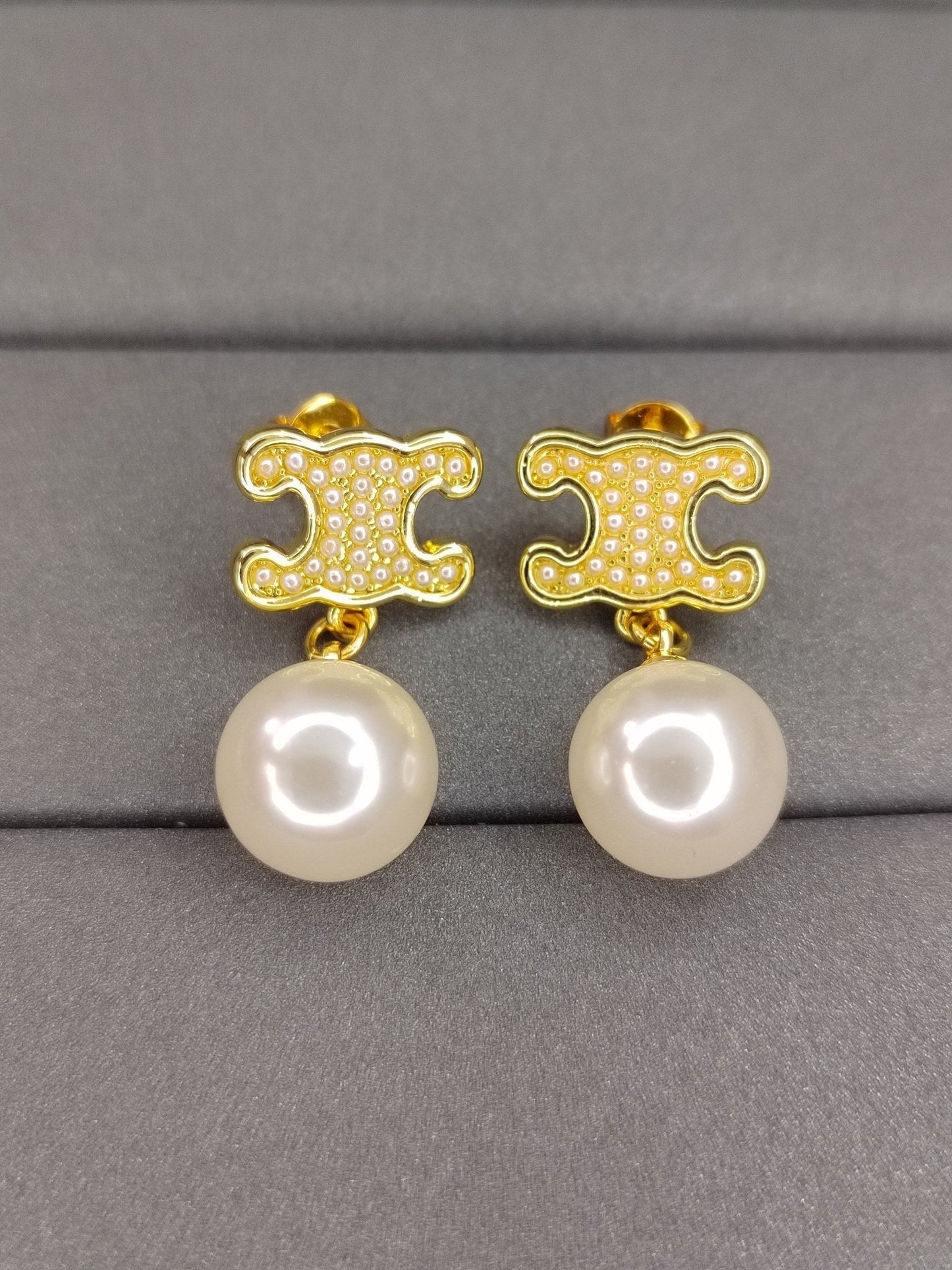 18K Triomphe Pearls Earrings