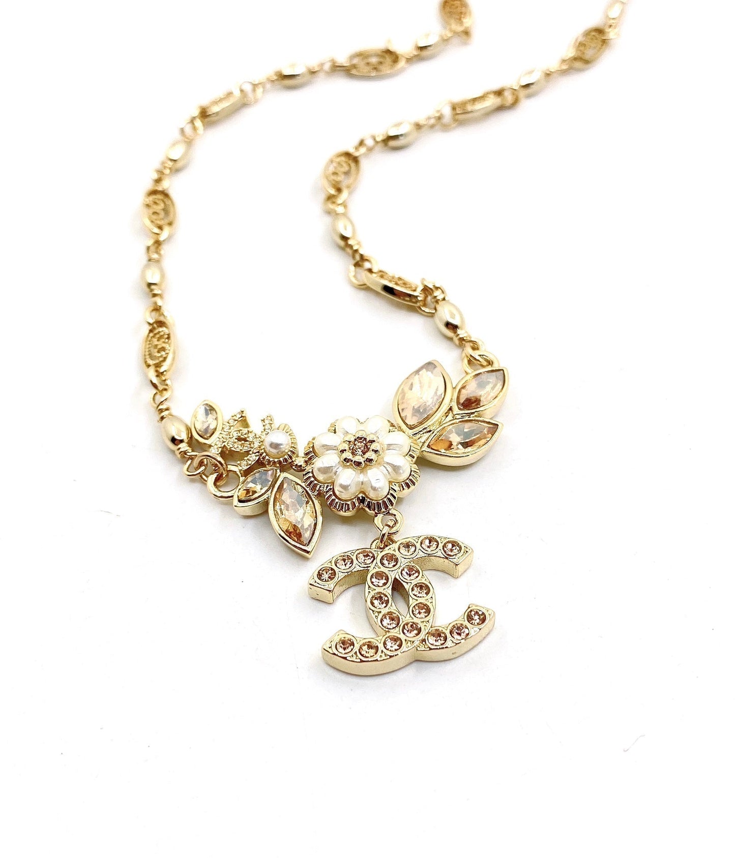 18K CC Flowers Diamonds Necklace