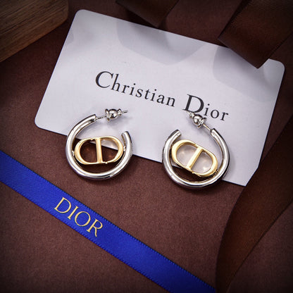 18K CD 30 Montaigne Earrings