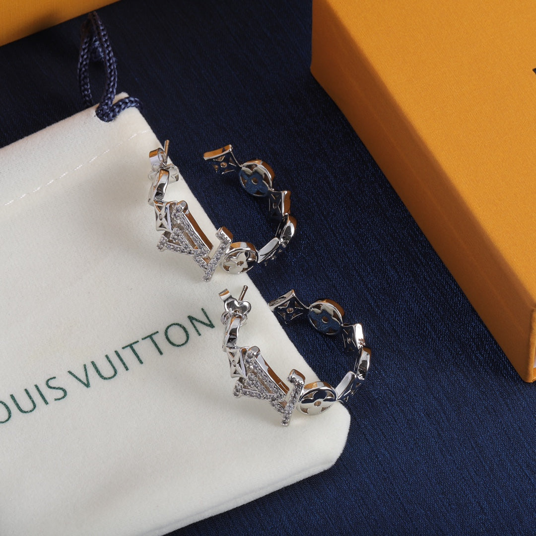 18K Louis Script Diamonds Earrings
