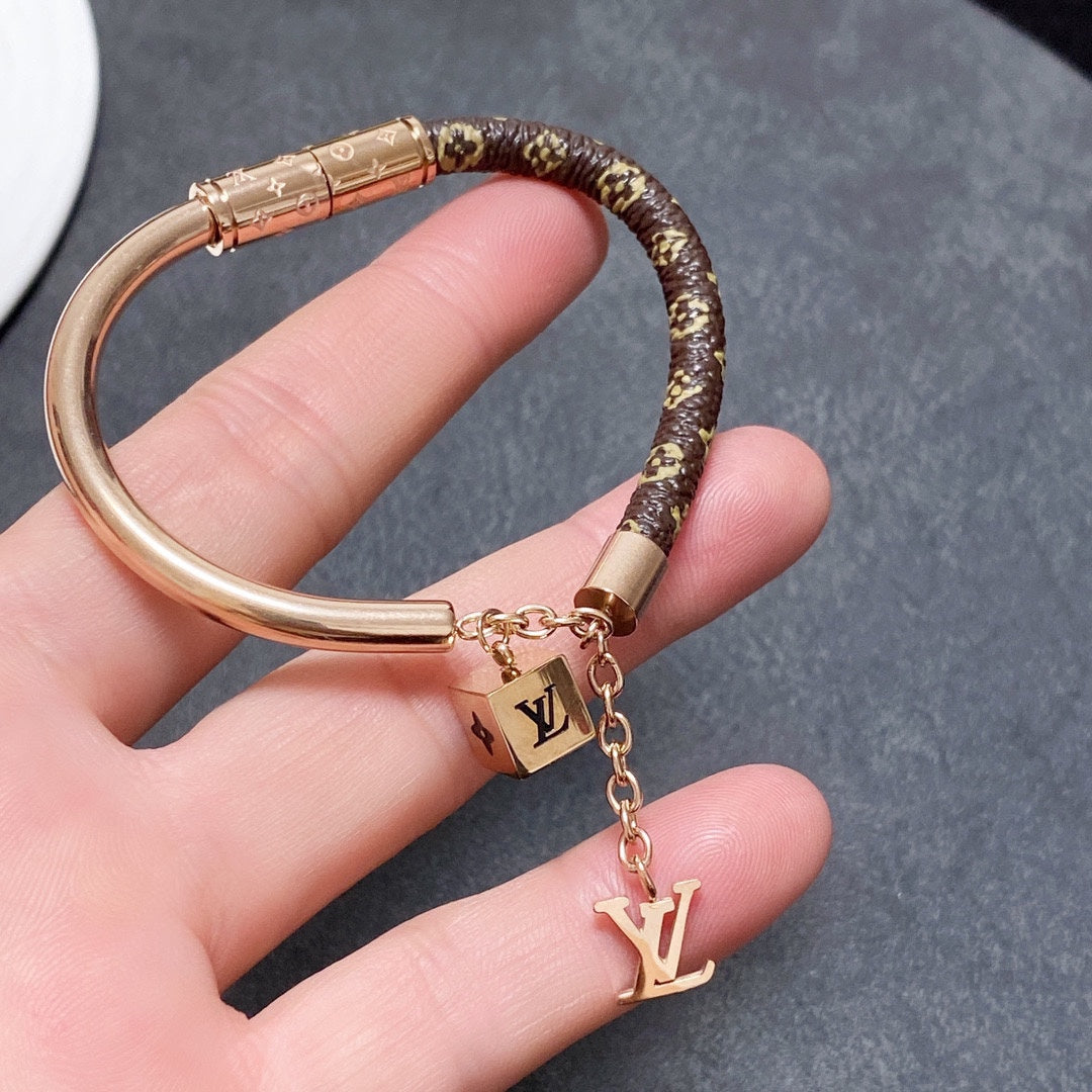 18K Louis Dice Bracelet