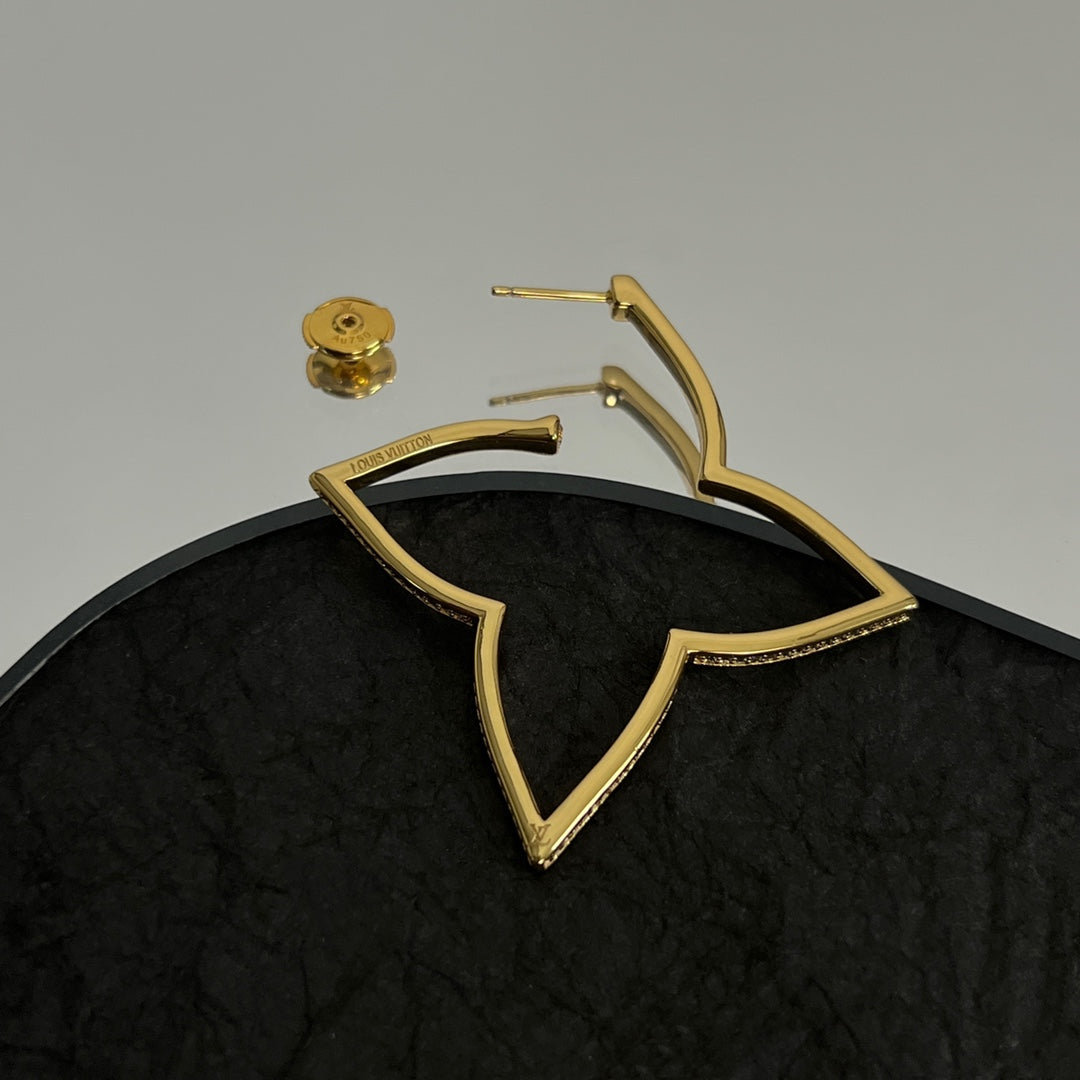 18K Louis Debuts Blossom Earrings