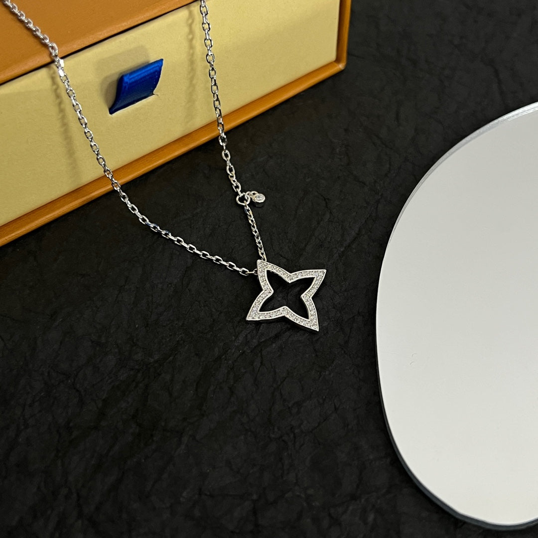 18K Louis Blossom Pendant Necklace