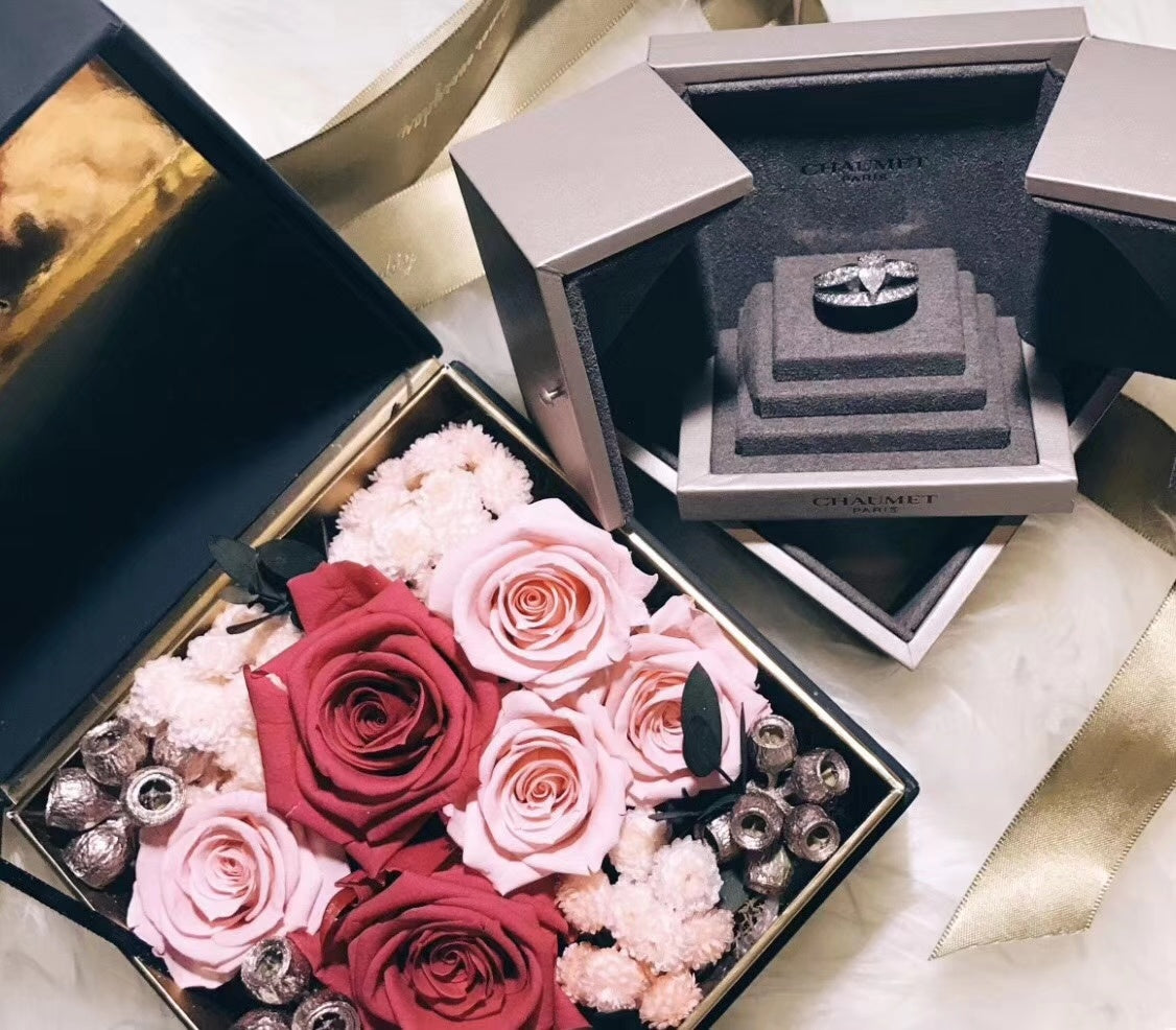 18K Jos¨¦phine Engagement Ring