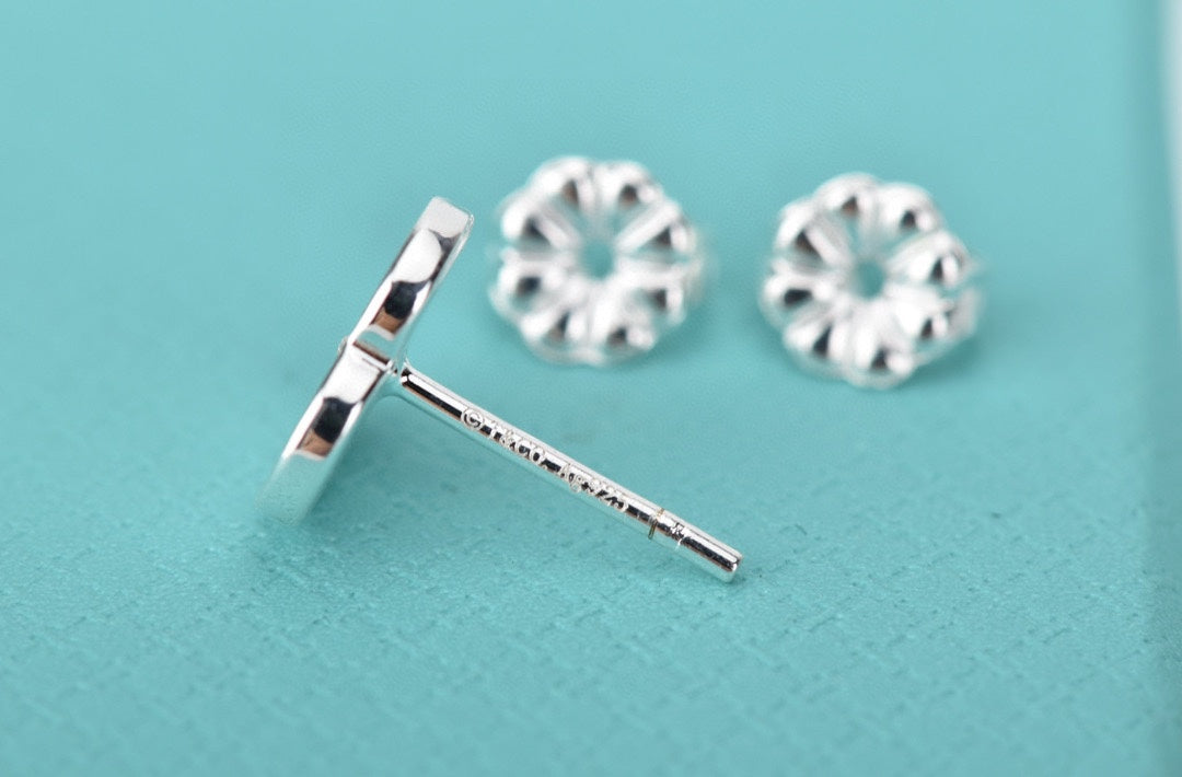 18K Return to Tiffany Heart Earrings