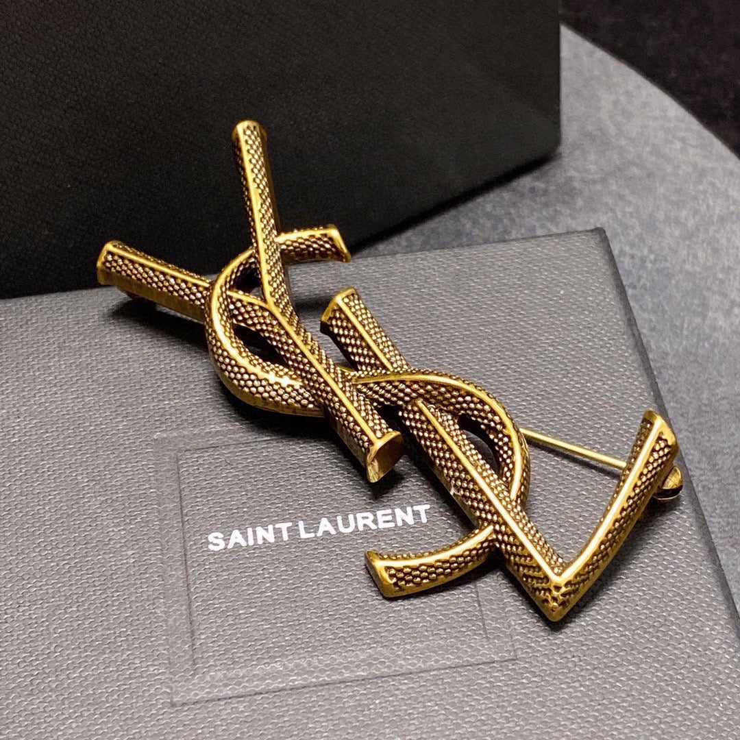 18K Saint Classic Brooch