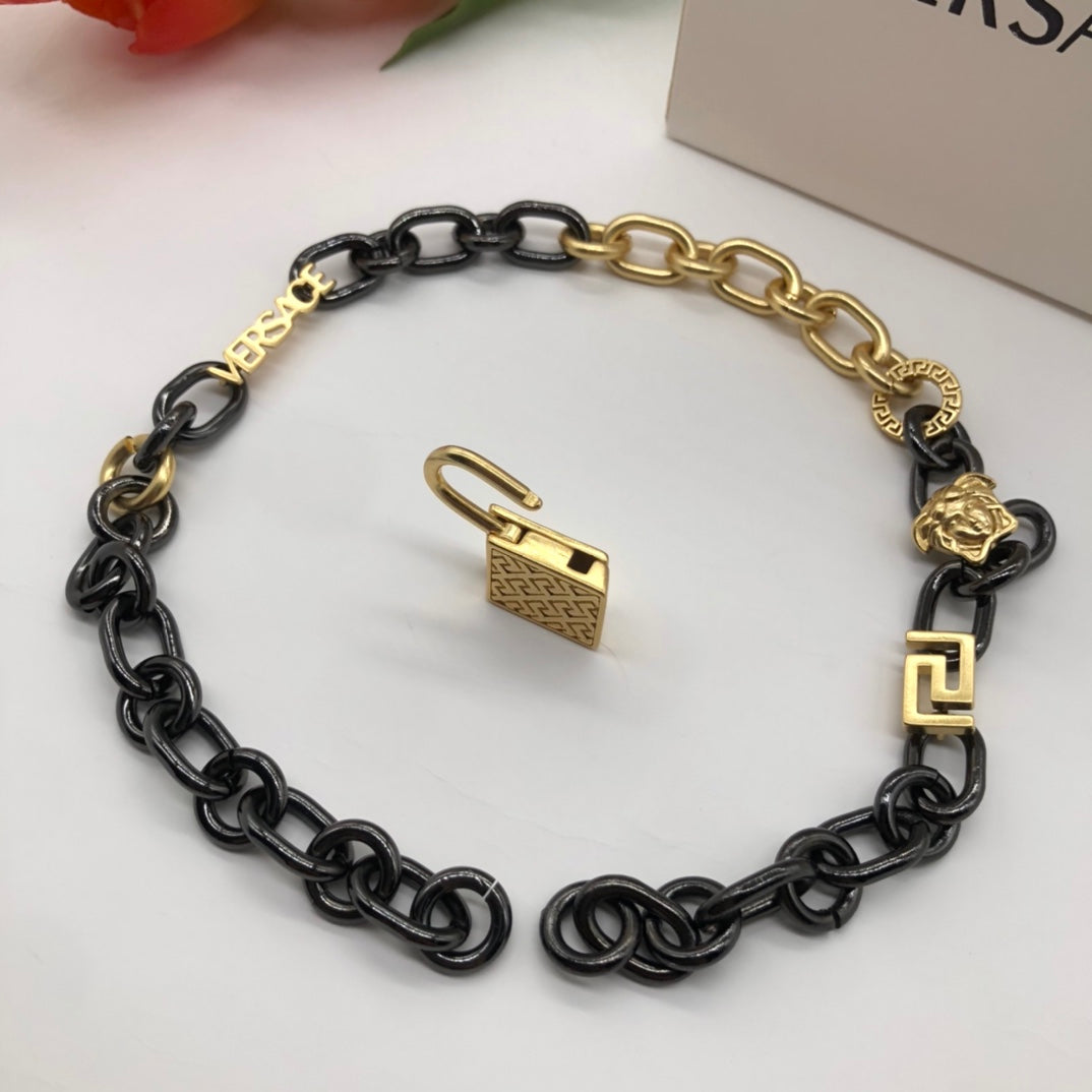 18K Ver Triomphe Chain Necklace