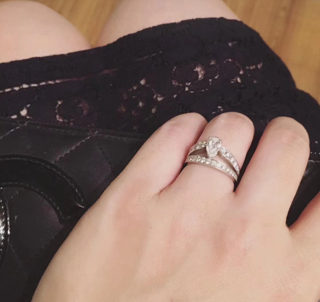 18K Jos¨¦phine Engagement Ring