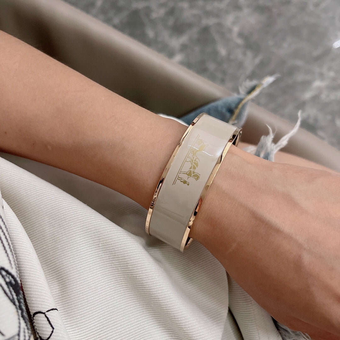 18K Enamel Cal¨¨che Wide Bangle H Bracelet